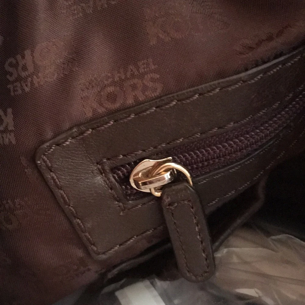 MICHAEL KORS butter soft brown leather purse. EUC - Picture 12 of 13